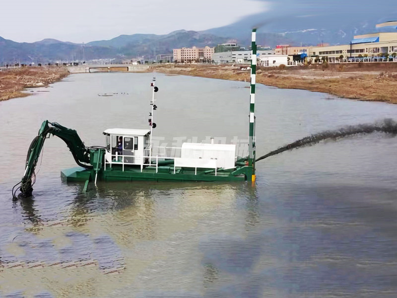 水陆两栖船